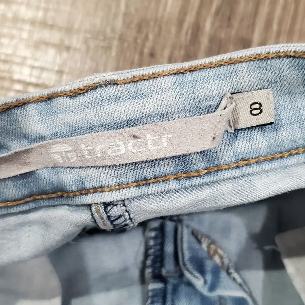 Girls Jean Shorts Size 8 Tractr Distressed Light Blue Jean Shorts - Picture 3 of 4